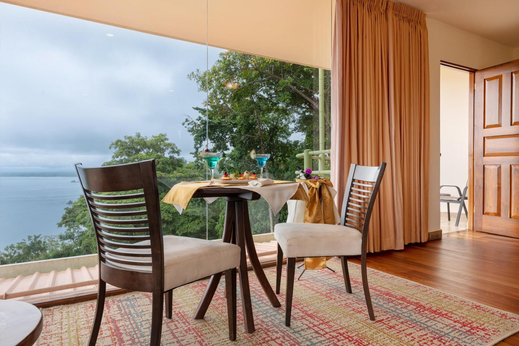 Issimo Suites (Adults Only) Manuel Antonio Buitenkant foto