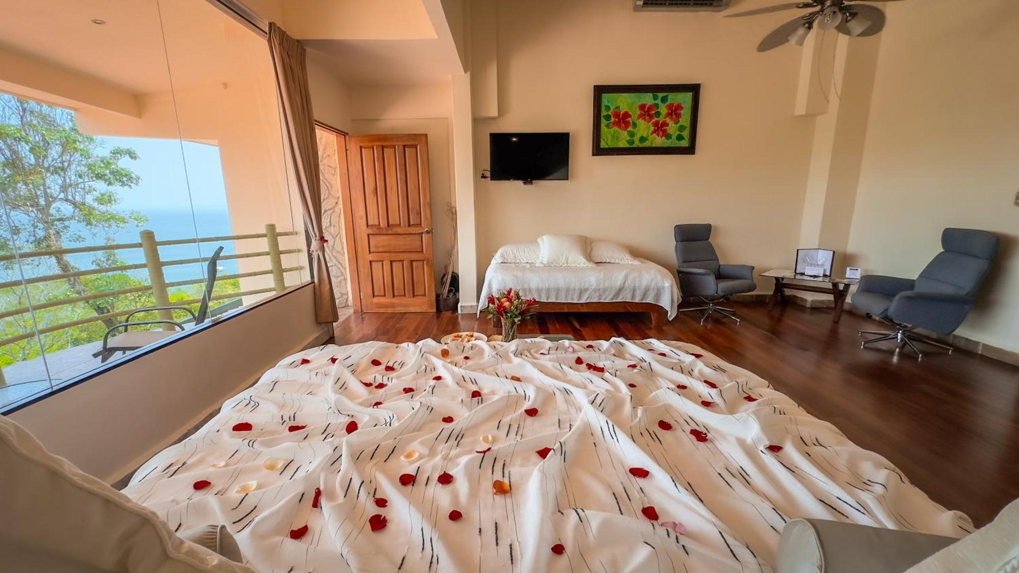 Issimo Suites (Adults Only) Manuel Antonio Buitenkant foto