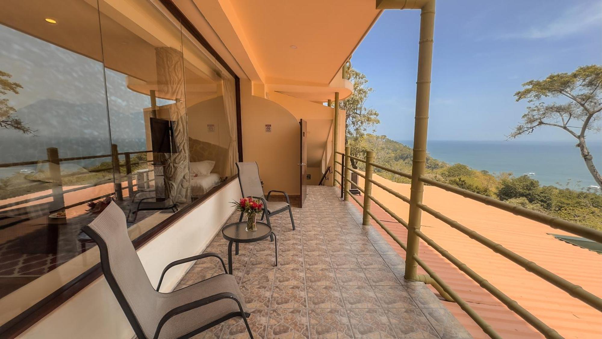 Issimo Suites (Adults Only) Manuel Antonio Buitenkant foto