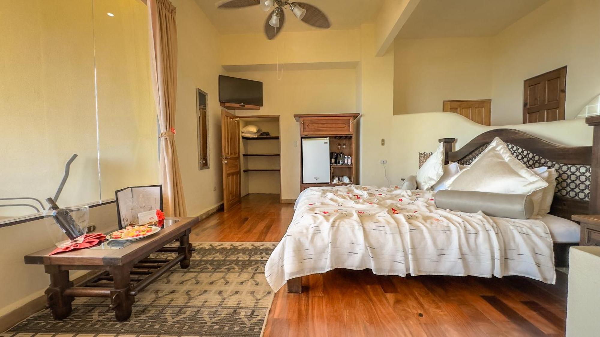 Issimo Suites (Adults Only) Manuel Antonio Buitenkant foto
